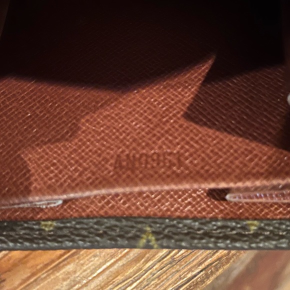 Louis Vuitton Vintage 1991 Compact Wallet EUC - Picture 8 of 16